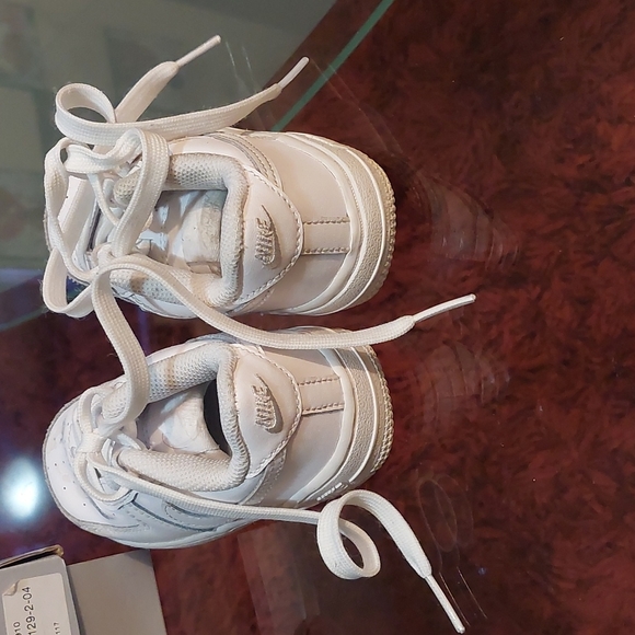 Nike sneakers - Picture 3 of 3